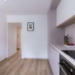 جوجو شقة ليوبليانا