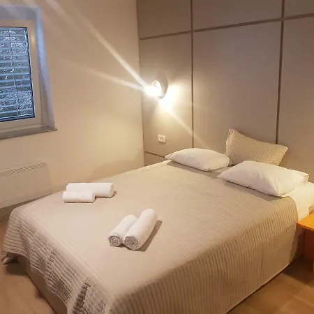 Jojo Апартаменти *